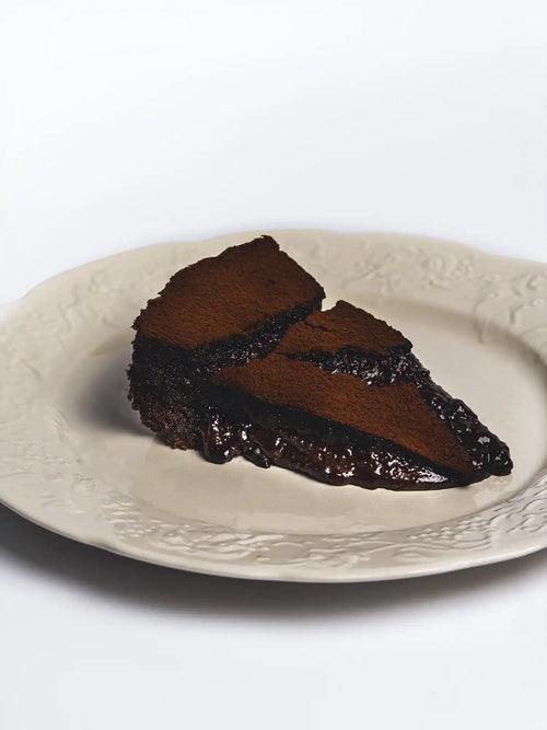 Porción de Tarta Chocolate y Avellanas de OMA by Luchi